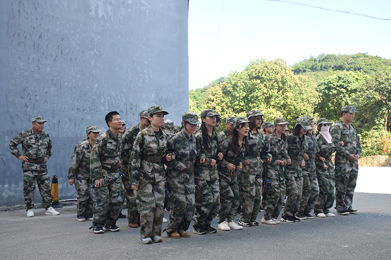 6686体育网页登录园区党委举办了以“不忘初心·牢记使命”为主题的主题党日活动